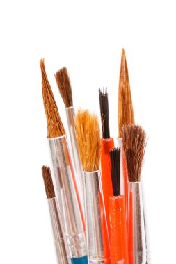 Boya fırçaları ile