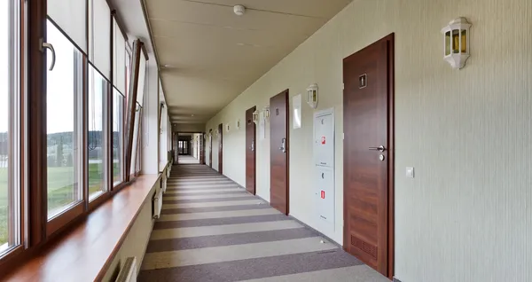 Long corridor — Stock Photo, Image