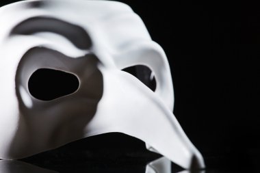 Beyaz maskemáscara blanca