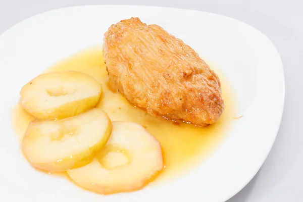 Chicken with apple — Stock Photo, Image