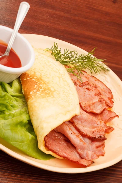 Omelet with bacon — Stock Photo, Image