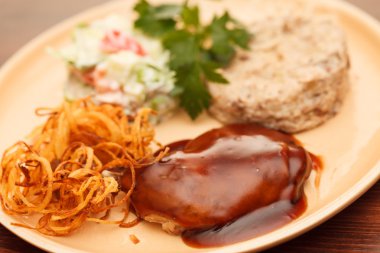 soslu ördek kanatlarını