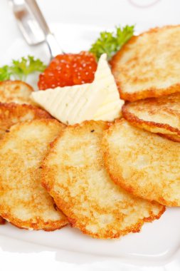 havyar ile kızarmış patates pancakes