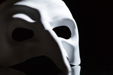 Beyaz maskemáscara blanca