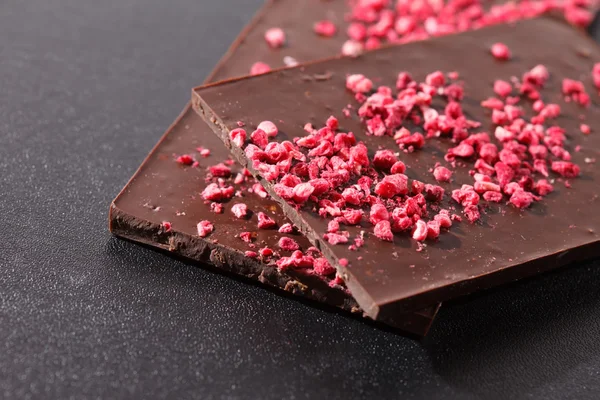 Gorzkiej czekolady z malinami — Zdjęcie stockowe
