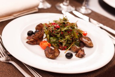 et salatası ile