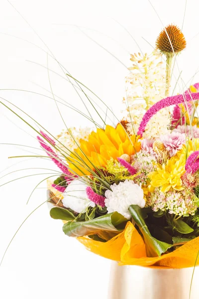 Boeket van kleurrijke bloemen — Stockfoto