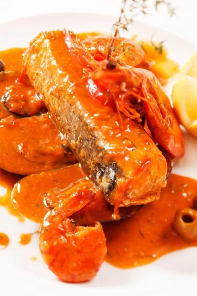 Ryba z sosem — Zdjęcie stockowe