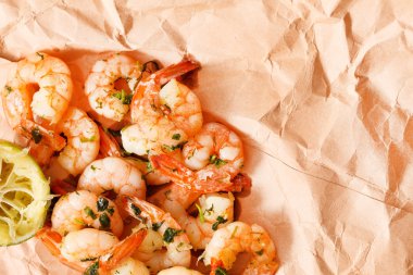 karides kireç ve maydanoz ile