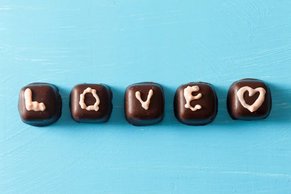 Chocolate San Valentín de regalochocolade valentine aanwezig — Stockfoto