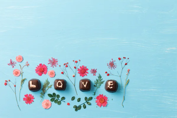 Chocolate San Valentín de regalochocolade valentine aanwezig — Stockfoto