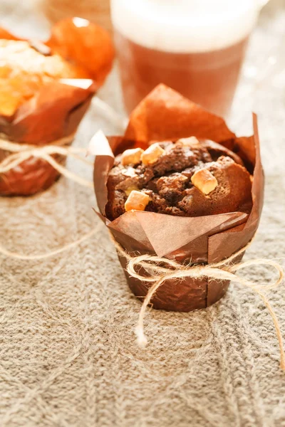 Cakes with chocolate — Stock Photo, Image