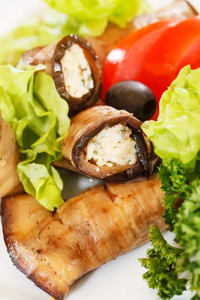 Eggplant rolls stuffed with cottage cheese — Stock Photo, Image