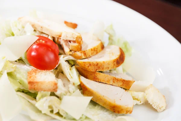 Salada de frango Caesar — Fotografia de Stock