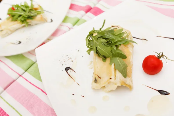 Cannelloni s vepřovým a sýrem ricotta — Stock fotografie