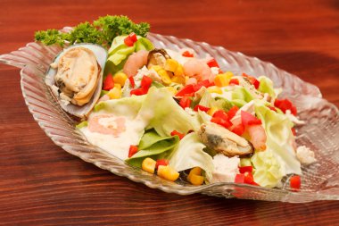 Deniz ürünleri salatası