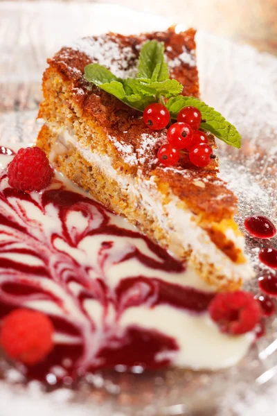 Kuchen mit Beeren — Stockfoto