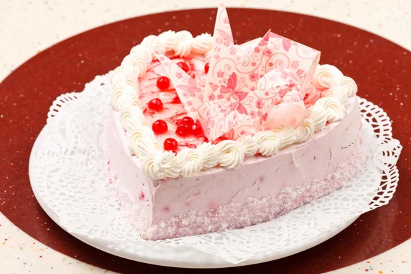 Heart-shaped cake — Stock Photo, Image