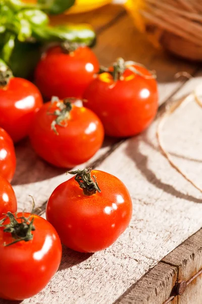 Fresh cherry tomatoes — Stock Photo, Image