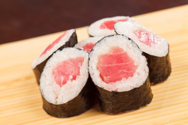 geleneksel sushi