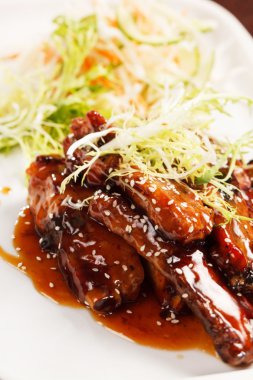 salata ızgara kaburga