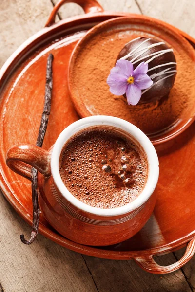 Chocolate quente com bola de chocolate — Fotografia de Stock