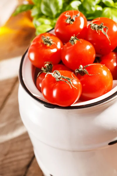 Tomates cereja frescos — Fotografia de Stock