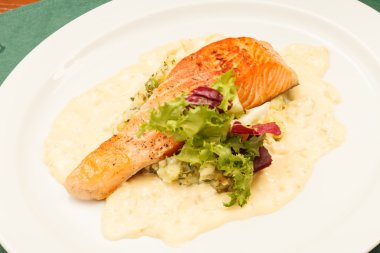 sebzeli somon bifteği