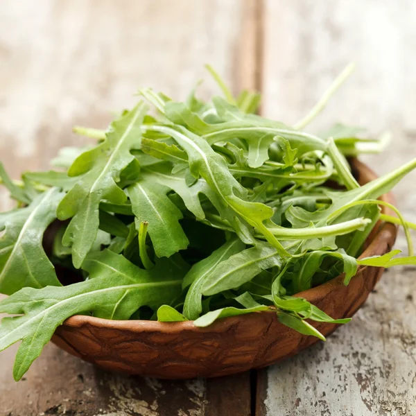 Свежий салат из рукколы — стоковое фото