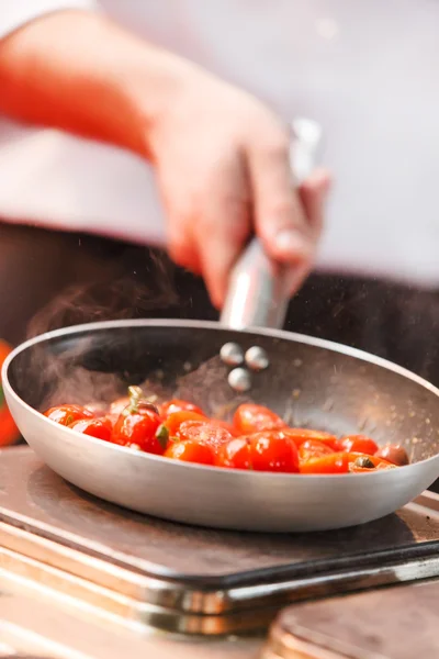 Chef iş başında — Stok fotoğraf