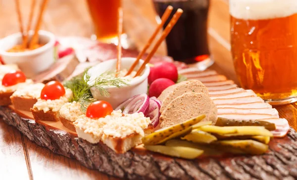 Appetizers in the pub — Stock Photo, Image