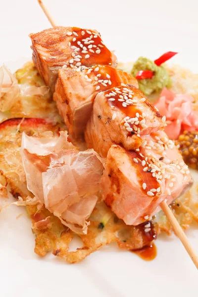 三文鱼烤肉串 — 图库照片