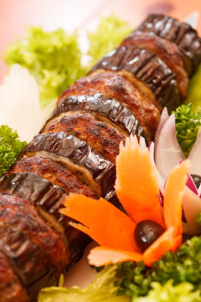 Kebab em espetos — Fotografia de Stock