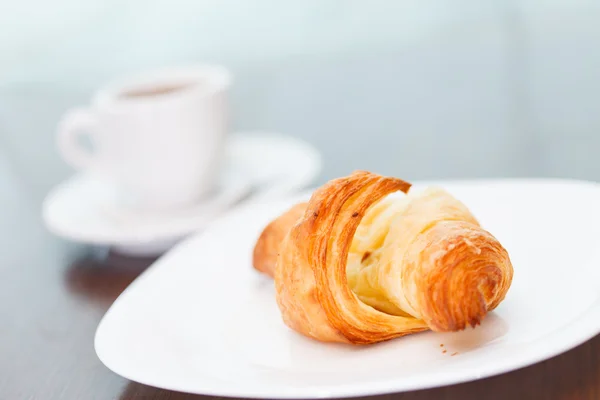 Morning coffee with croissant — Stock Photo, Image