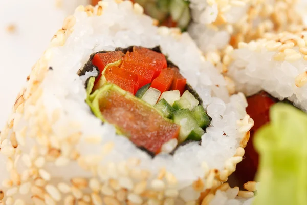 Sushi na biały — Zdjęcie stockowe