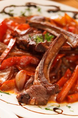 sebzeli ızgara kaburga