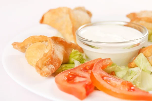 Samosa with sauce — Stock Photo, Image