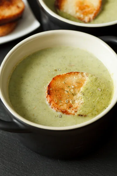 Miska smetany brokolicová polévka — Stock fotografie