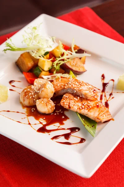 Seafood plate — Stock Photo, Image
