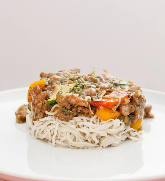 Fideos con carne — Foto de Stock