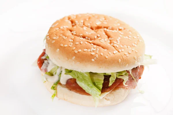 Burger auf dem weißen — Stockfoto