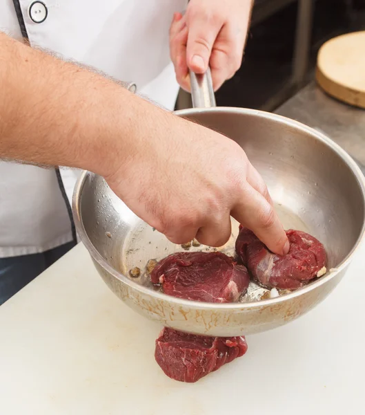 Chef al lavoro — Foto Stock