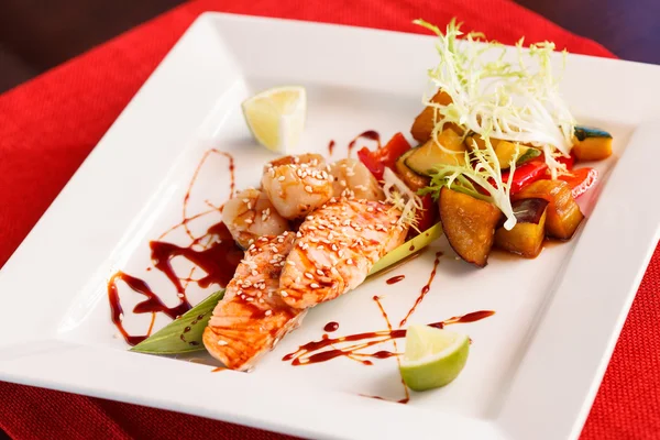 Seafood plate — Stock Photo, Image