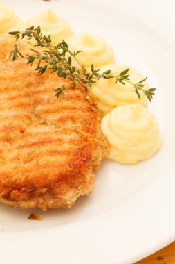 biftek, patates ile