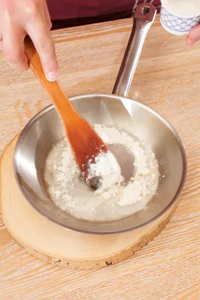 Chef-kok op het werk — Stockfoto