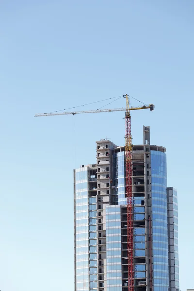 Edifício alto em construção — Fotografia de Stock