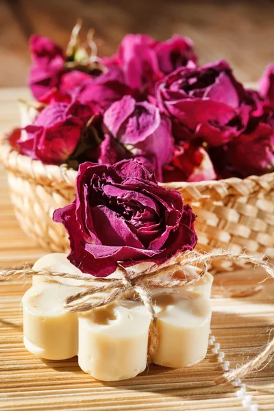 Seife mit Rosen — Stockfoto