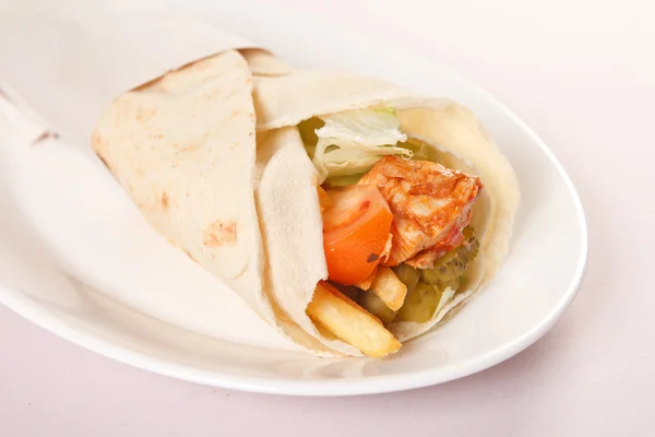 Tortilla with meat and vegetables — Stock Photo, Image
