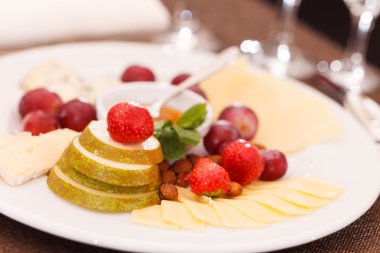 peynir ve meyve meze için