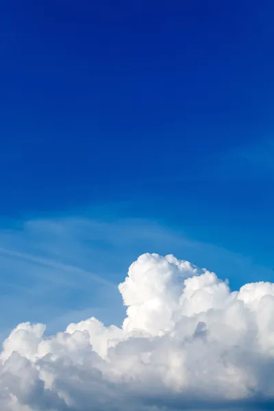 Blue sky with clouds — Stock Photo, Image